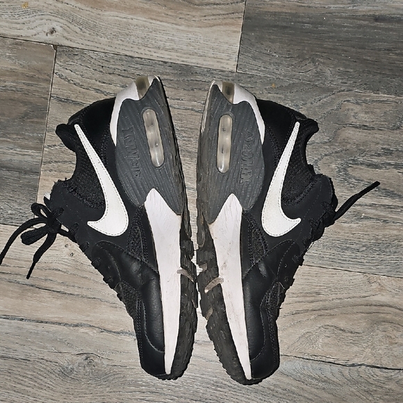 Nike Air Max Men's Black and White Sneakers - Picture 3 of 6